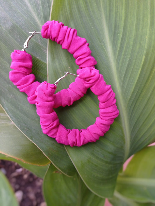 Orecchini grande cerchio in tessuto rosa fuxia, hoop earrings in fuxia tissue