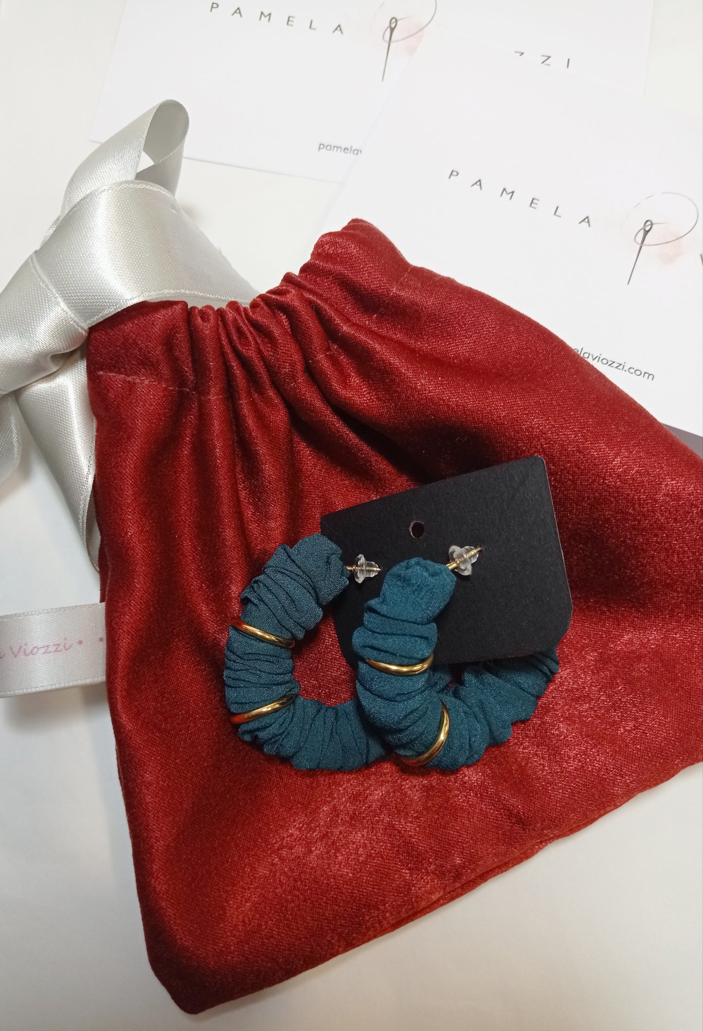 Orecchini cerchio color ottanio, hoop earrings in teal tissue